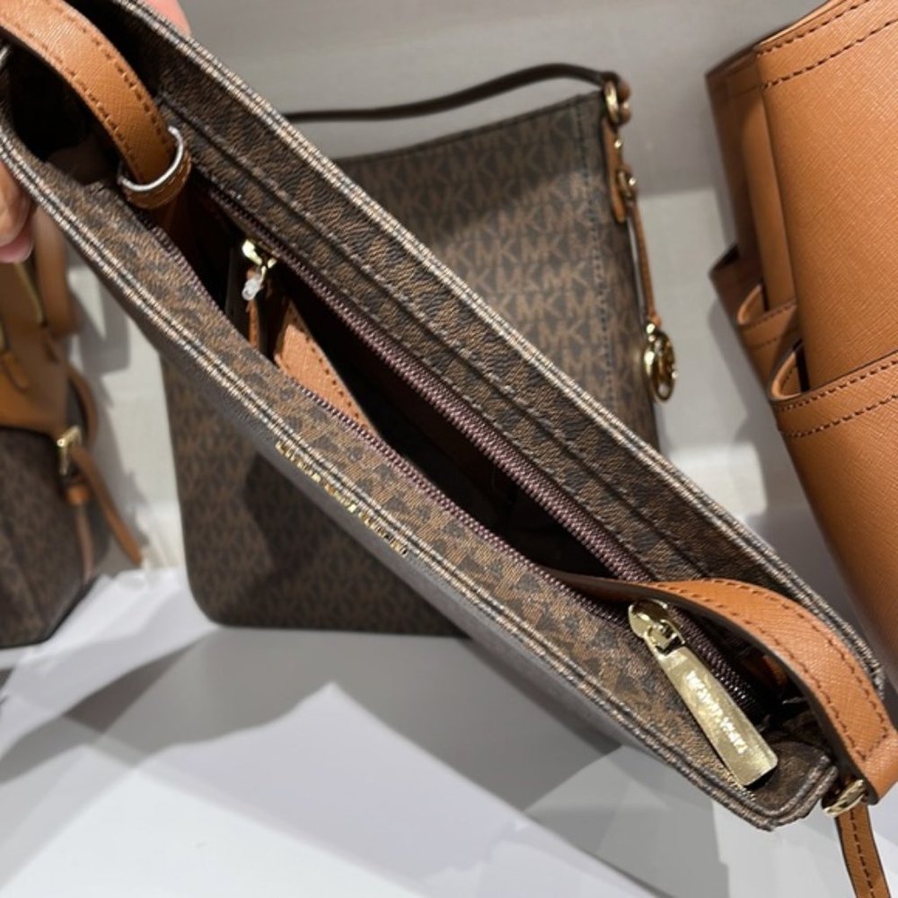 Michael Kors Jet Set Travel Large Messenger Crossbody Bag Brown - Picture 4 of 16